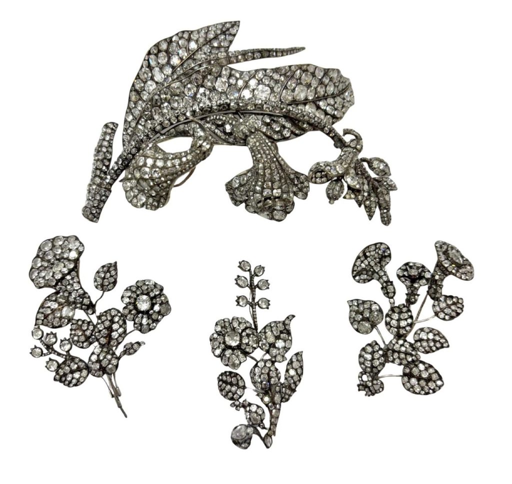 Sprays in the collection of the Victoria and Albert Museum, London, M.116-1951, M.140D-1951, M.140E-1951, M.140C-1951.